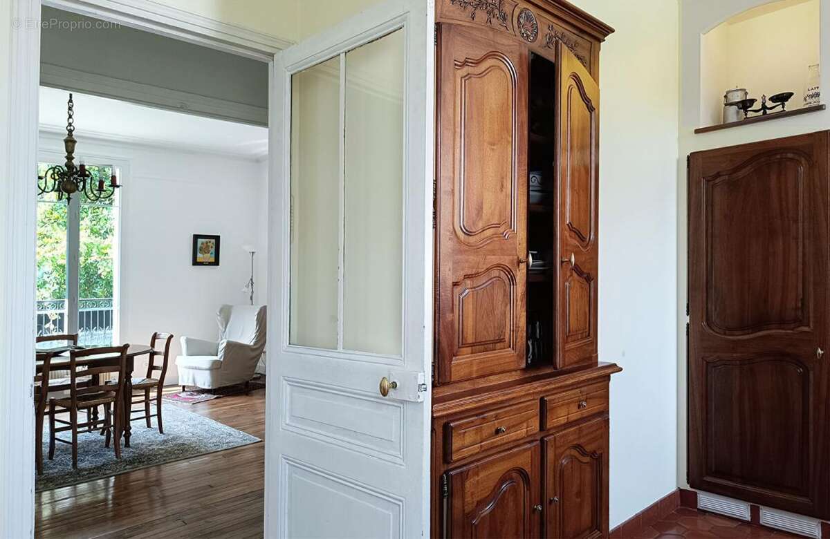 Maison Bourgeoise proche RER A 10 pièces 240m² NEUILLY-PLAISANCE (93360) - photo 7