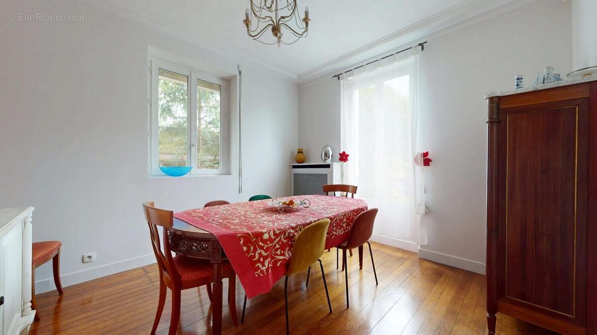 Maison à LE PERREUX-SUR-MARNE