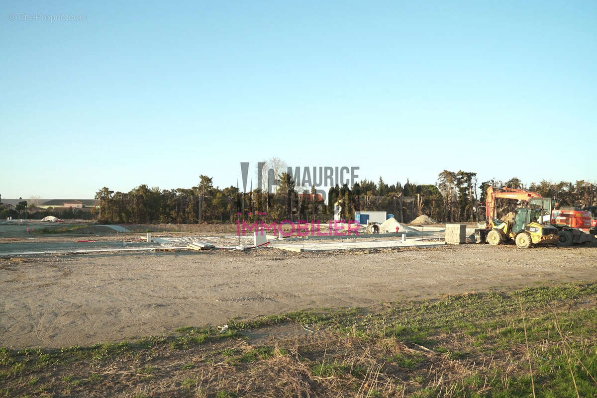 Terrain à CHATEAURENARD