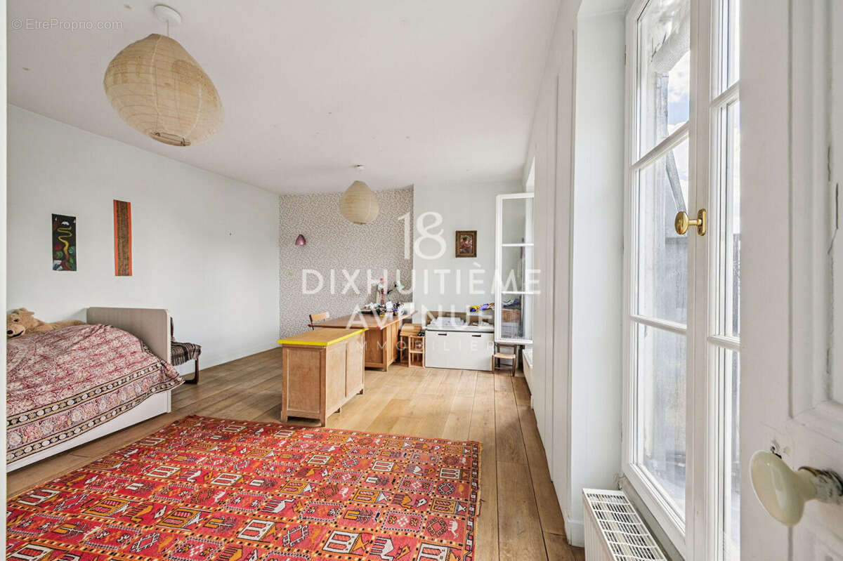 Appartement à PARIS-18E