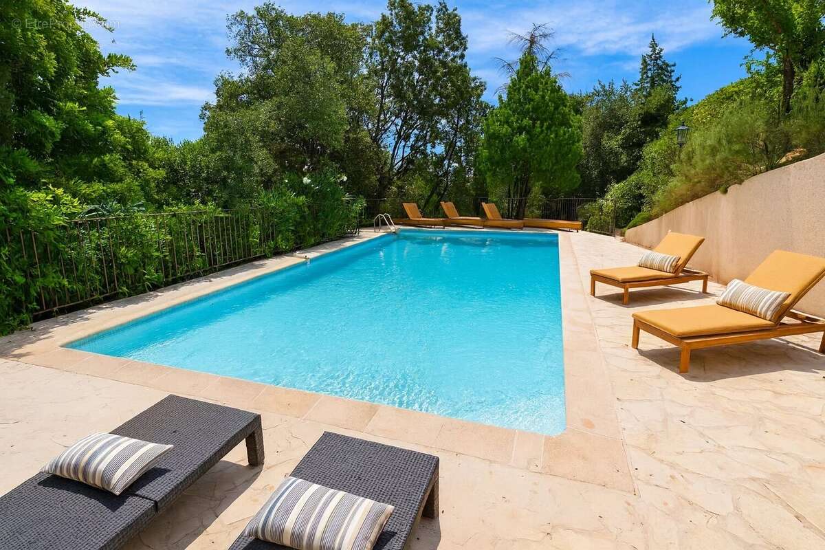 Maison à MANDELIEU-LA-NAPOULE