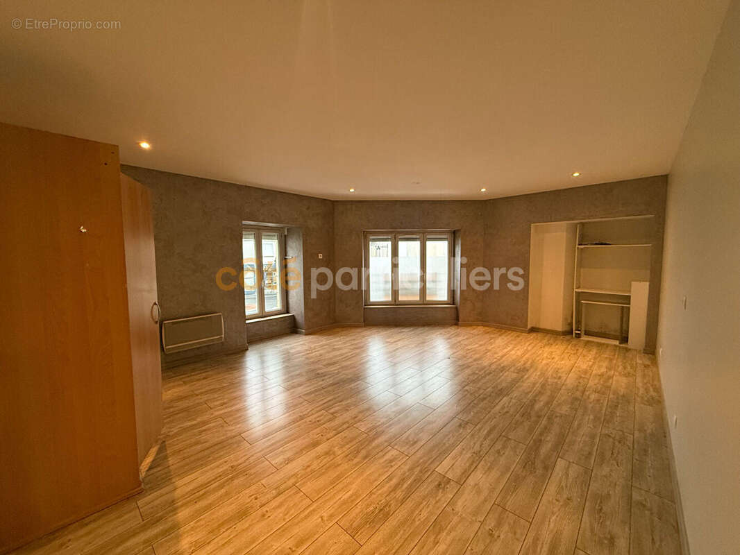 Appartement à LE MAY-SUR-EVRE
