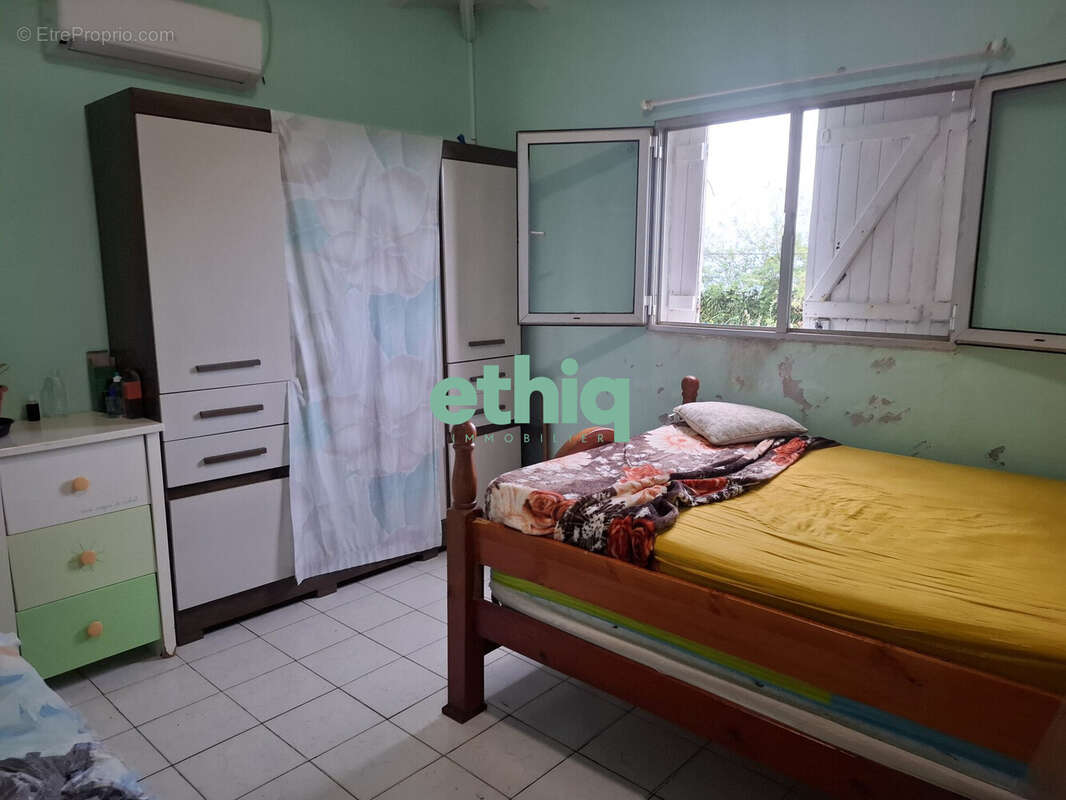 Maison à CAPESTERRE-BELLE-EAU