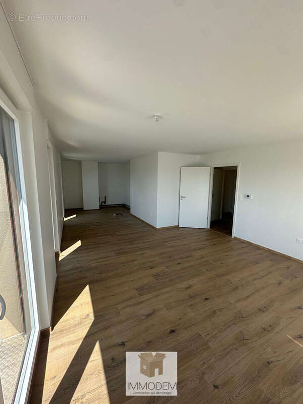 Superbe attique neuf 4 pièces de 90 m2 avec terrasse de 37 m2   Vue dégagée   Proche Strasbourg - photo 8