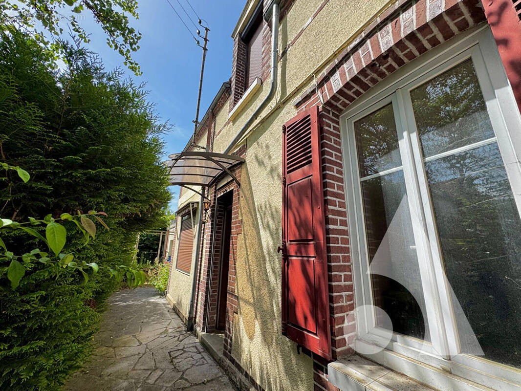 Maison à SAINTE-SAVINE