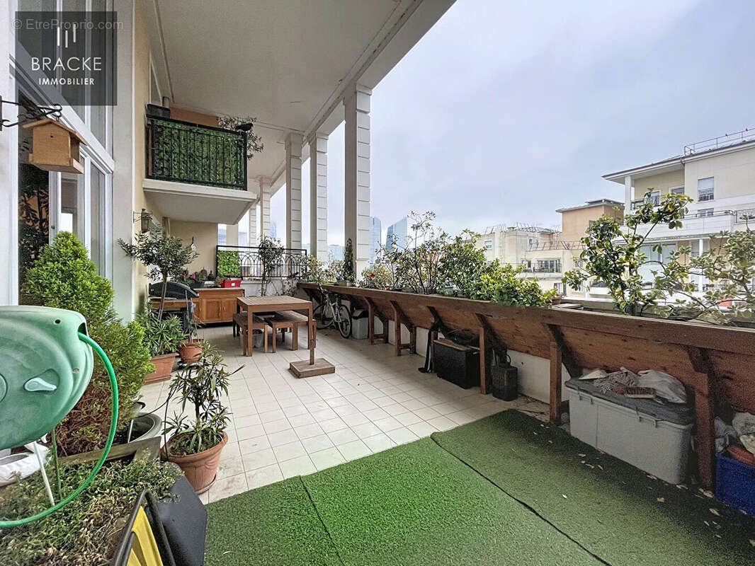 Appartement à COURBEVOIE