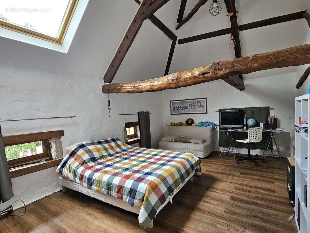 Maison à SAINT-PRIEST-BRAMEFANT