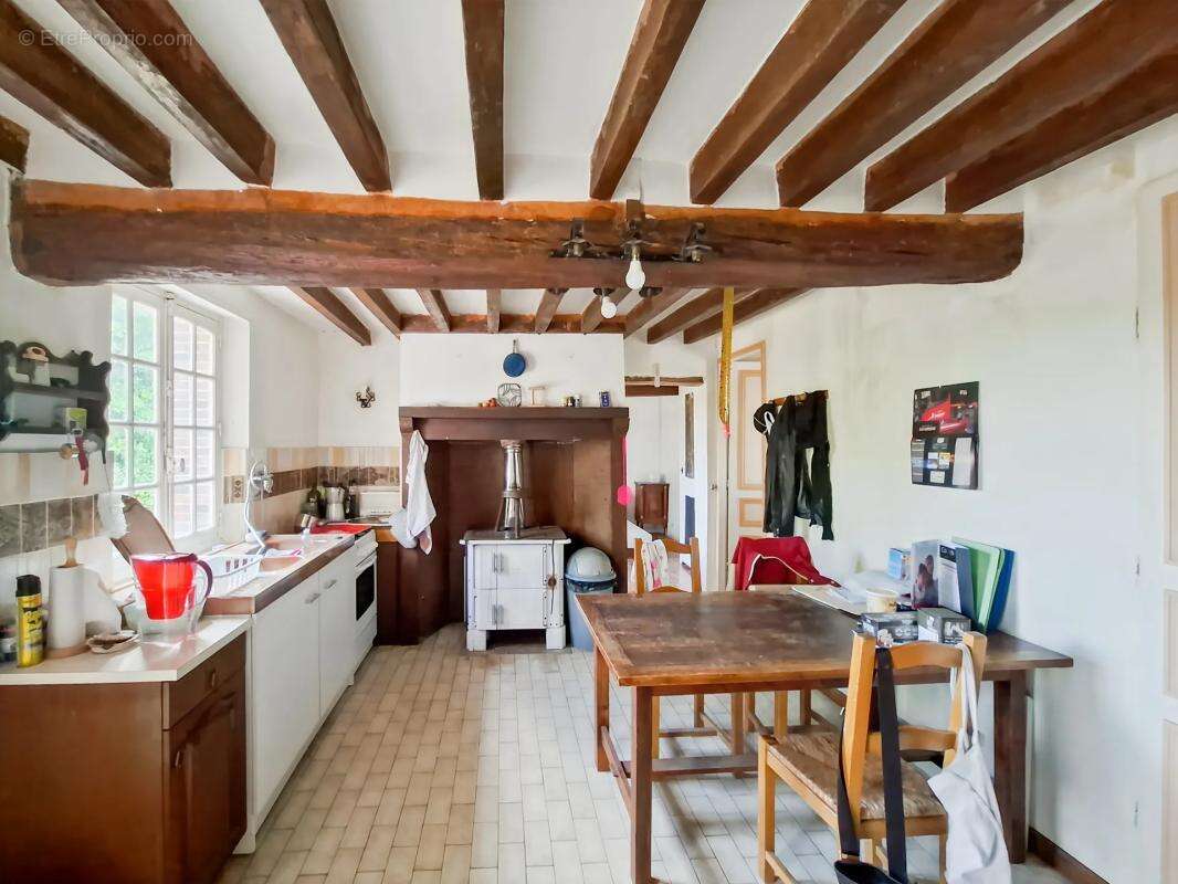 Maison à CHAMPROND-EN-GATINE