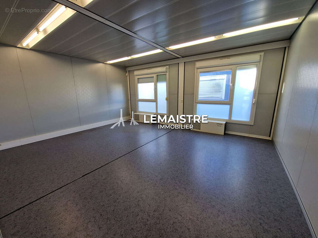 Commerce à NOTRE-DAME-DE-GRAVENCHON