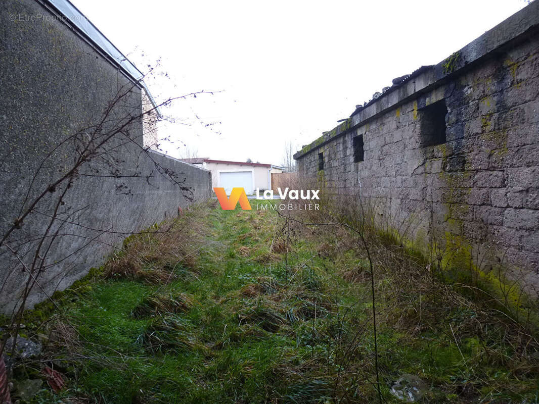 Terrain à VRONCOURT