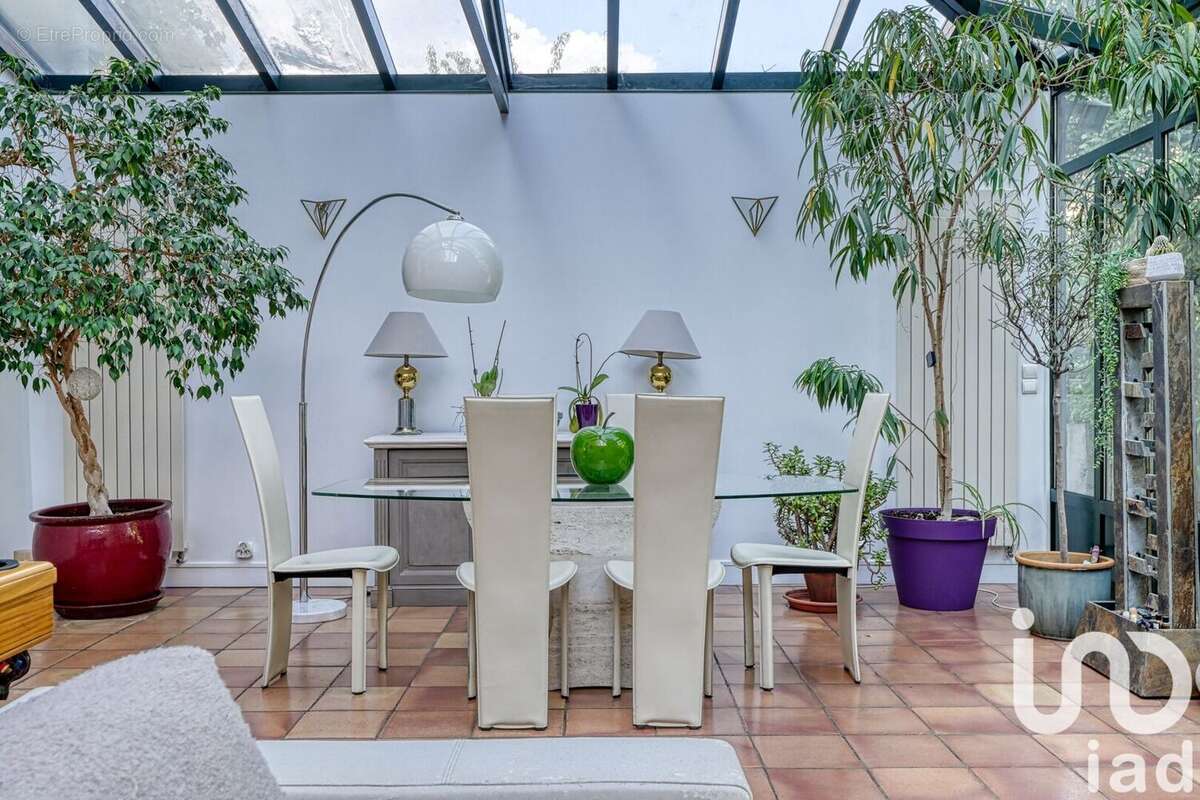 Photo 7 - Maison à SURESNES