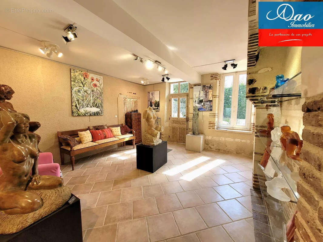 Maison à LA CHAPELLE-SAINT-LUC