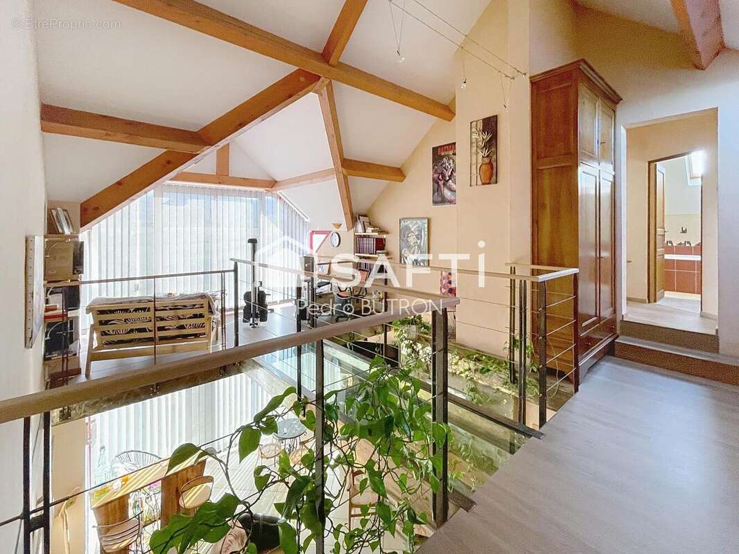 Maison 239 m² à Avezac-Prat-Lahitte  - photo 2
