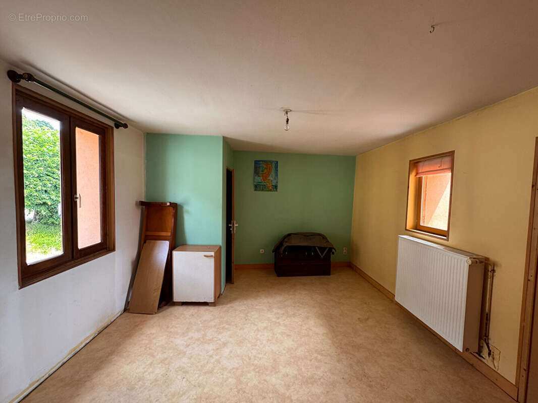 Maison à MONTCENIS