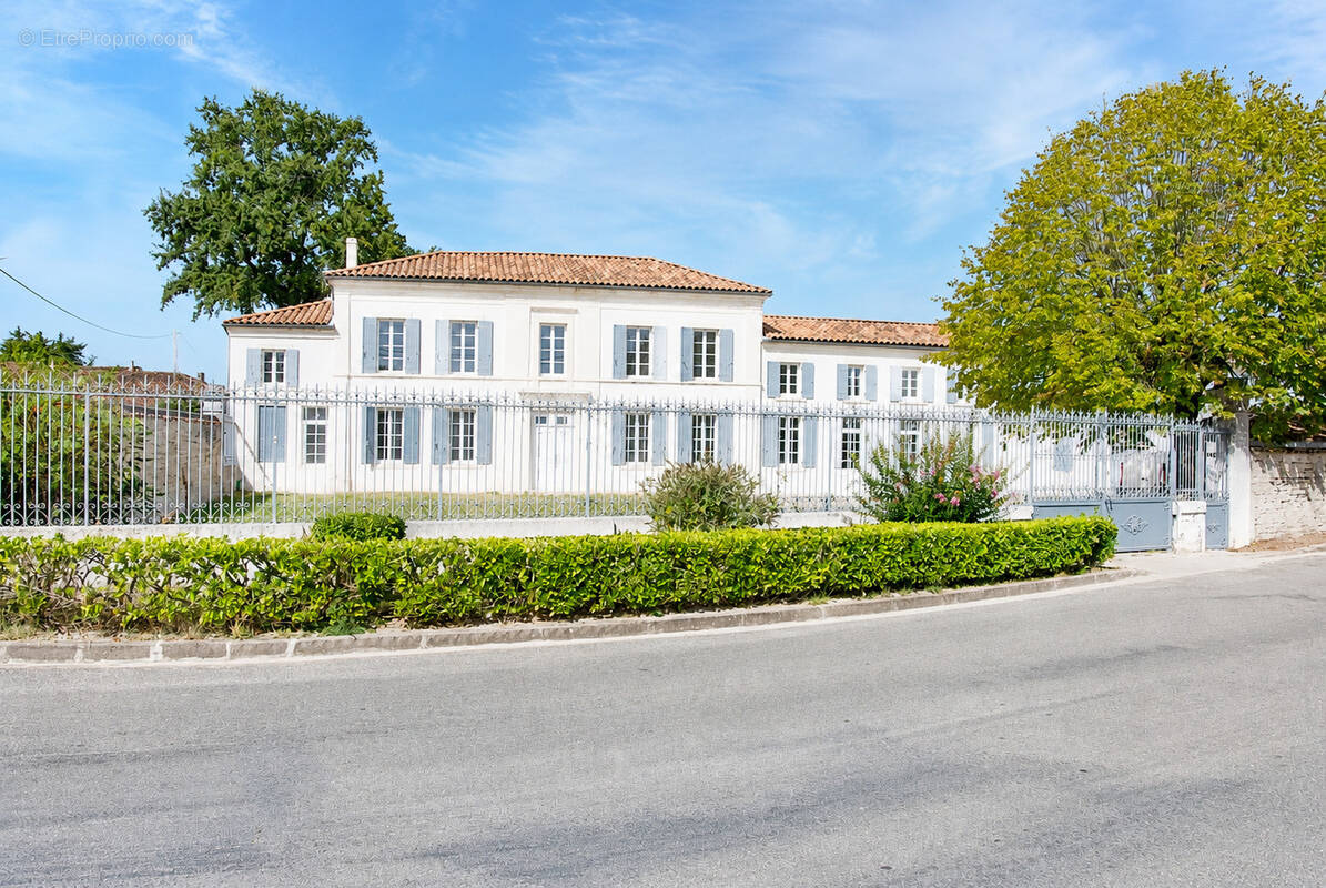 Maison à MESNAC