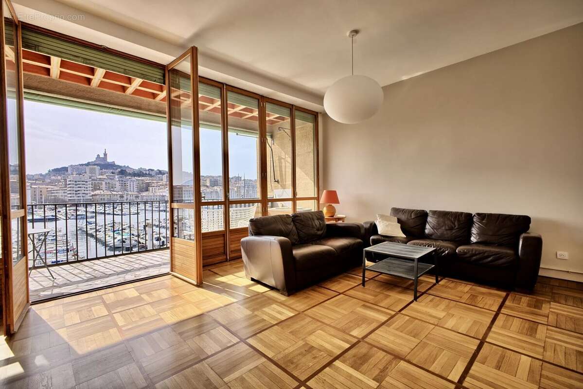 Appartement à MARSEILLE-2E