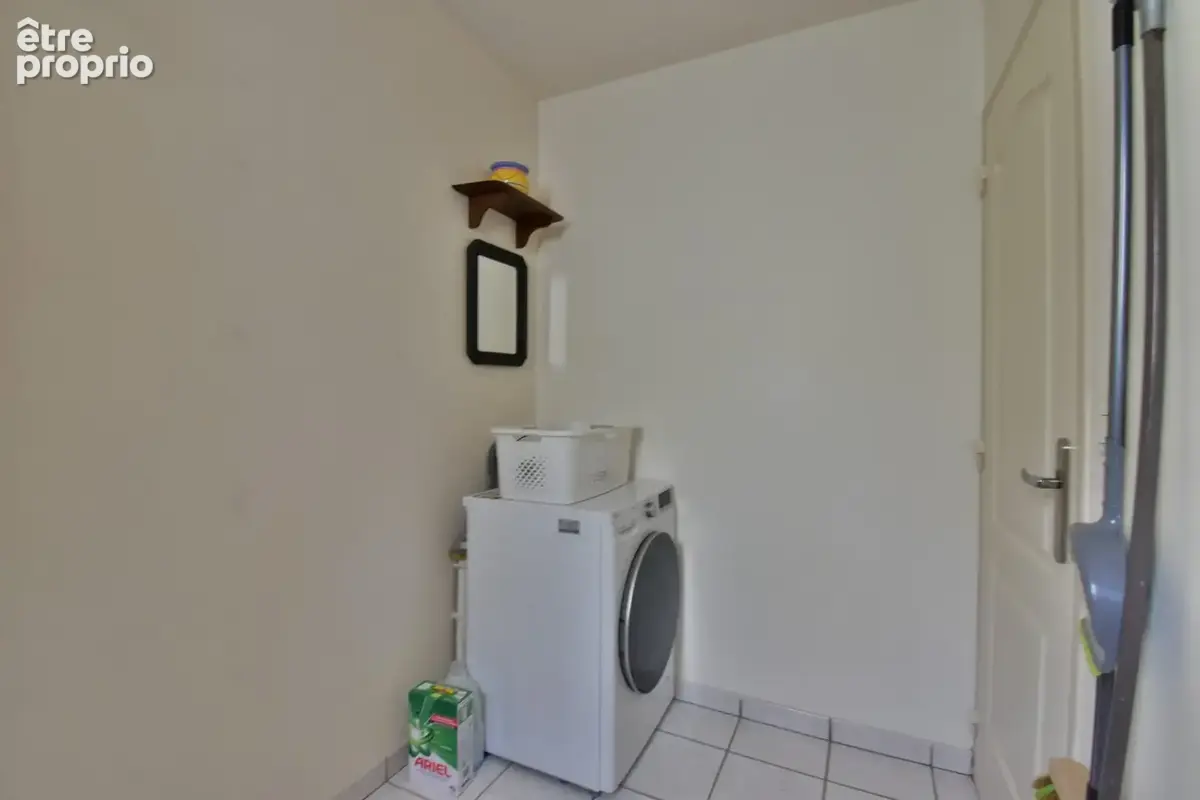 CARREFOUR BLÉONE-DURANCE – Villa traditionnelle de plain-pied en parfait état avec véranda, jardin et garage - photo 10