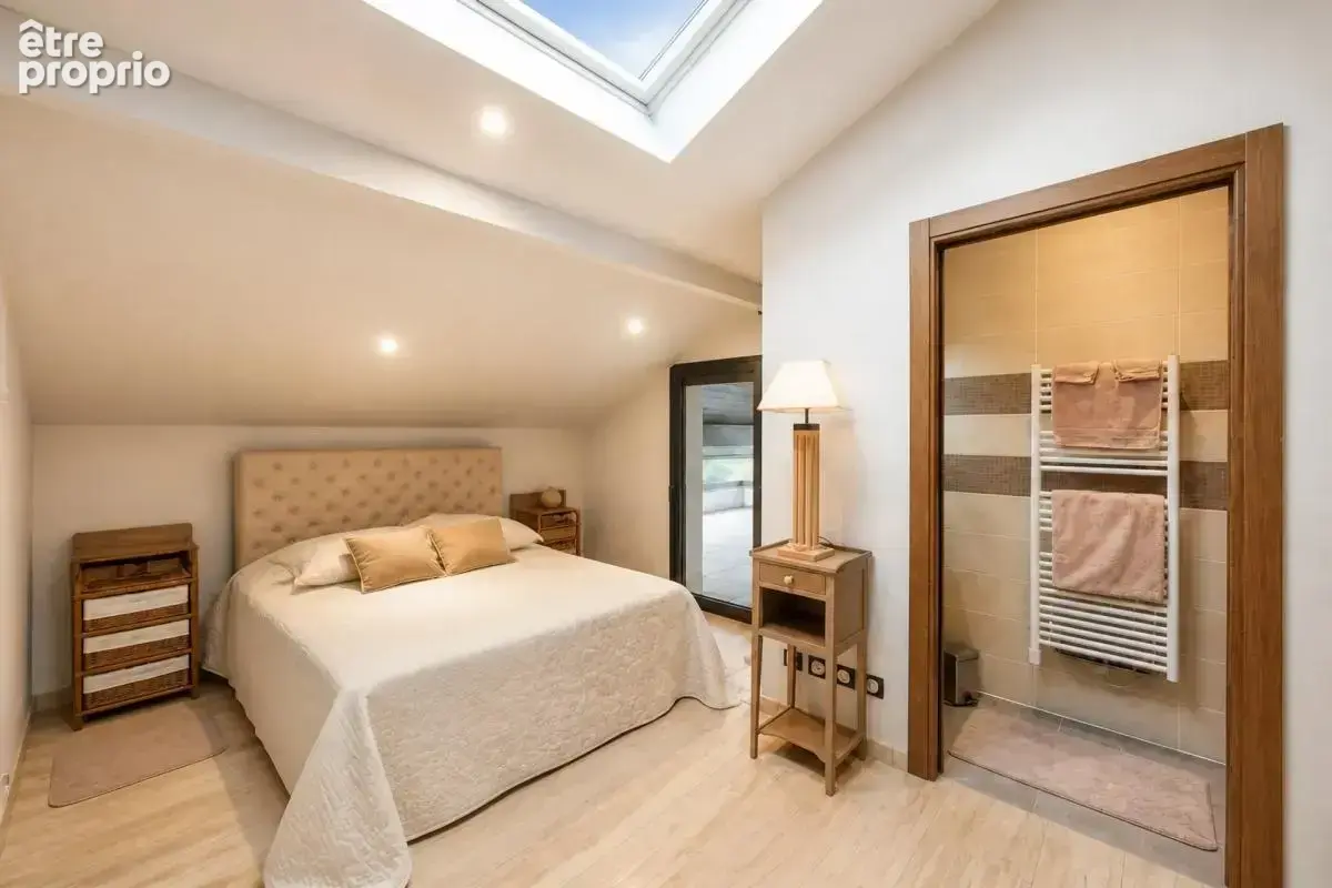 Maison de 8 pièces de 263 m² à Rumilly - photo 5
