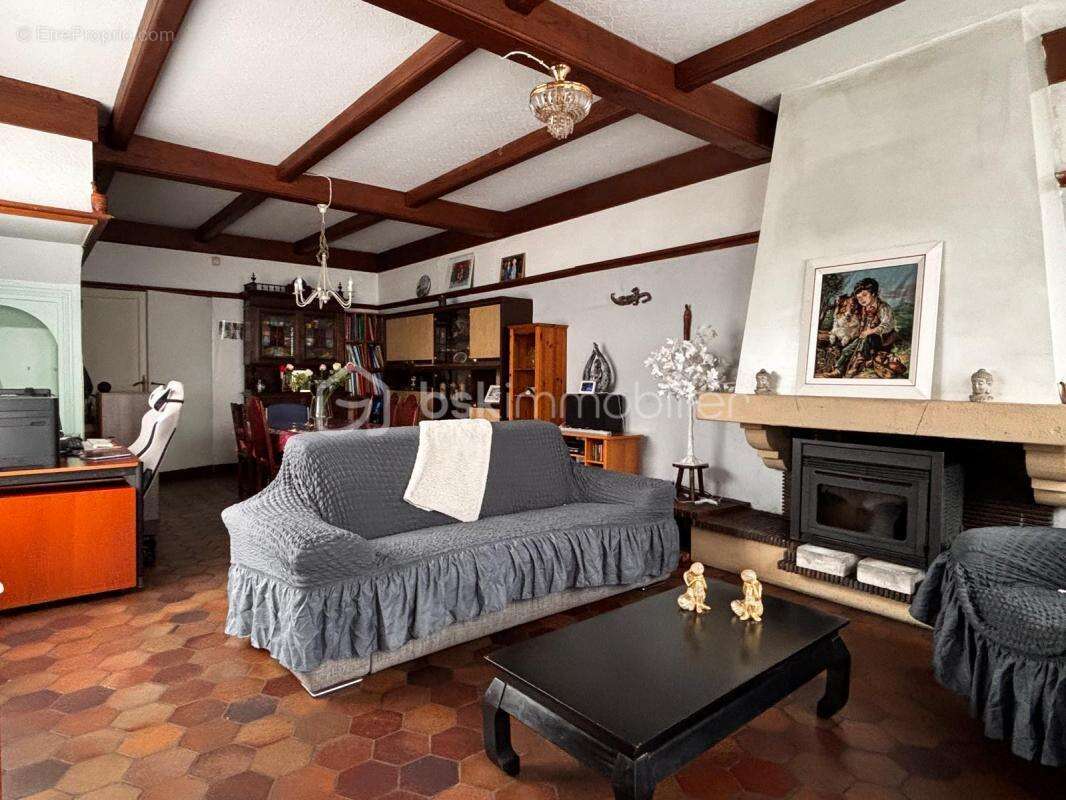 À Vendre : Maison de Ville avec Fort Potentiel – 115m² environ - photo 2