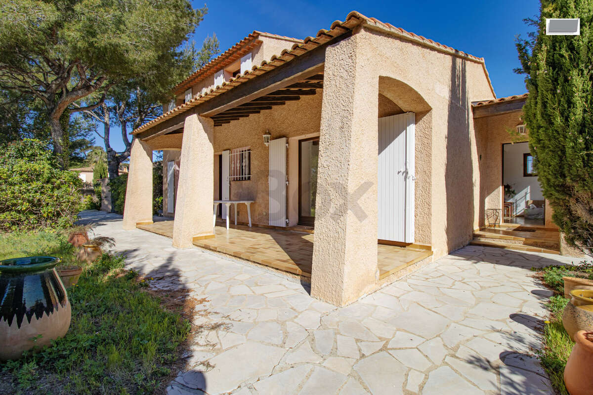 Maison à SIX-FOURS-LES-PLAGES