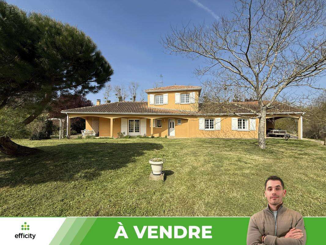 Maison à SAINT-CYR