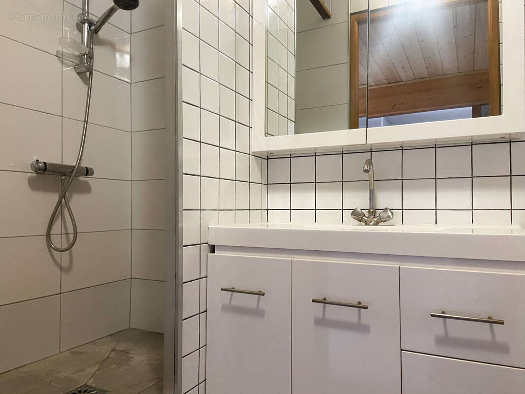 Appartement à YENNE