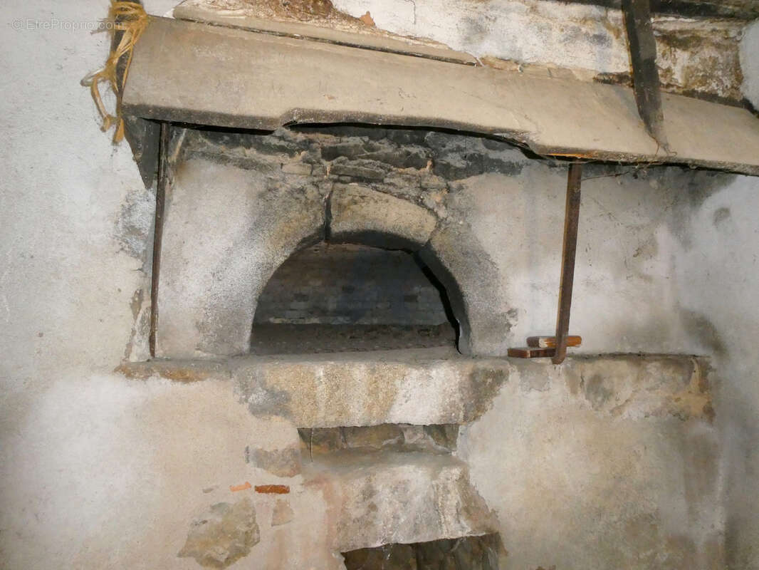 Très belle ferme de caractère indépendante avec grandes dépendances et 5 000 m2 de terrain - photo 19