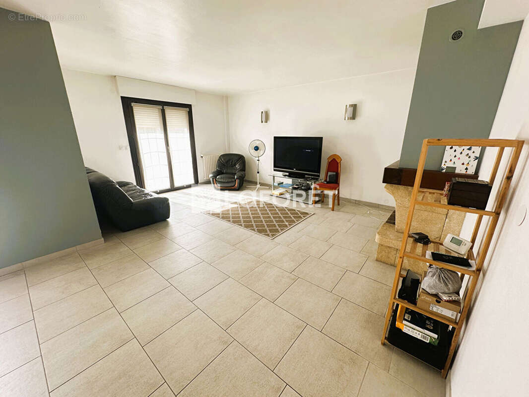 Maison à COUBRON