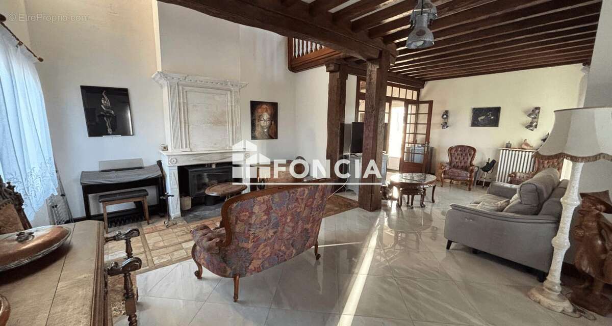 Maison à YVRAC-ET-MALLEYRAND