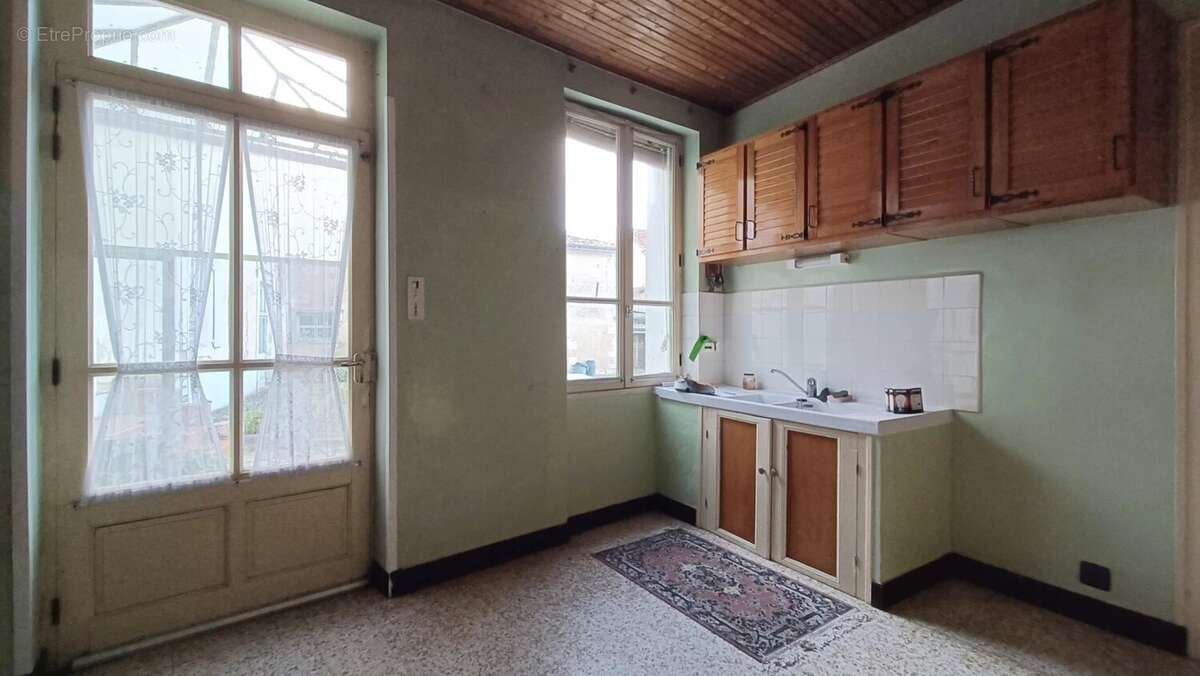 Maison à NEUVILLE-DE-POITOU