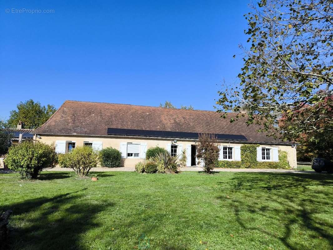 Longere avec piscine sur 1.5 ha clos - photo 13