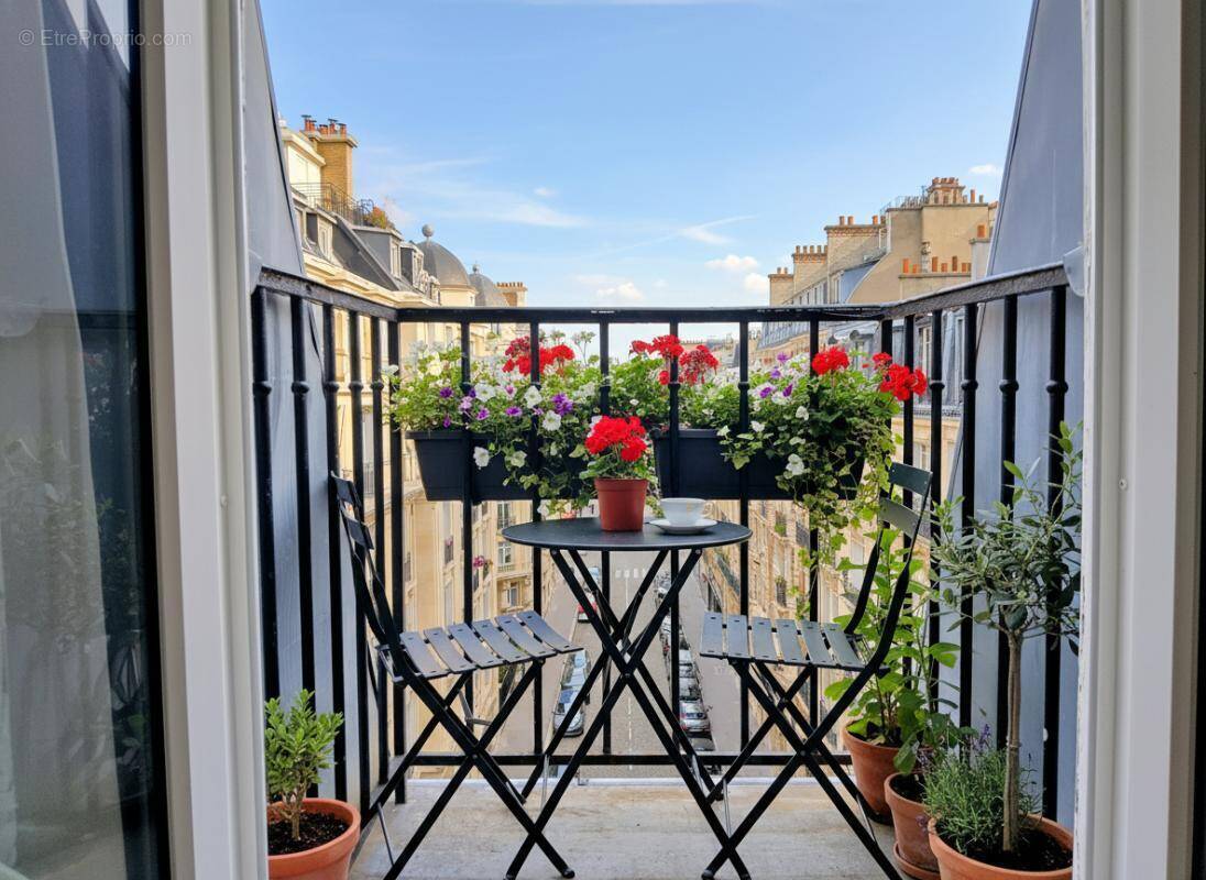 Appartement à PARIS-15E