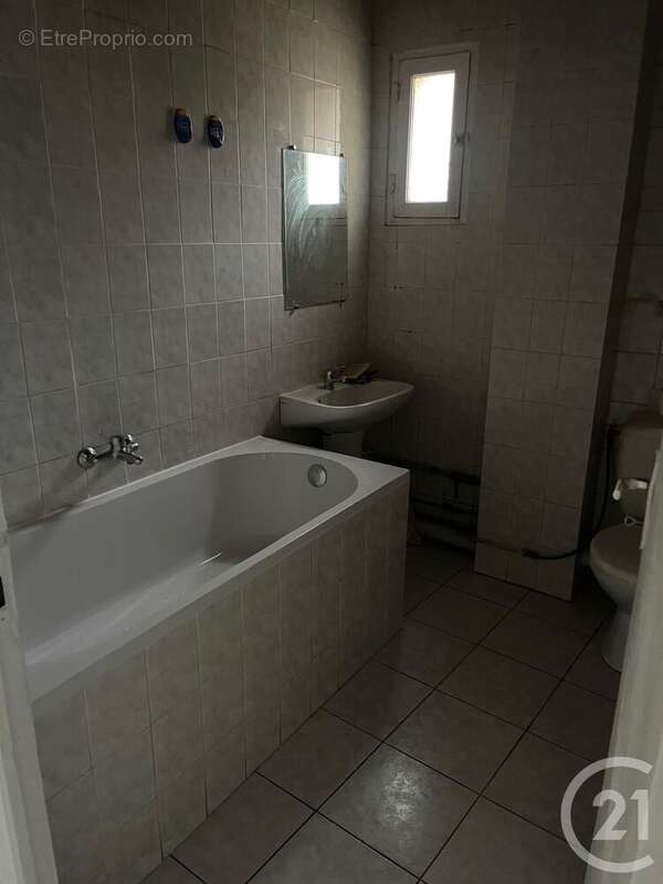 Autre à SAINT-LAURENT-DE-LA-SALANQUE