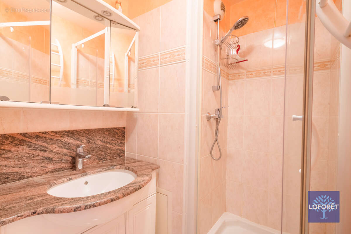 Appartement à LES PAVILLONS-SOUS-BOIS