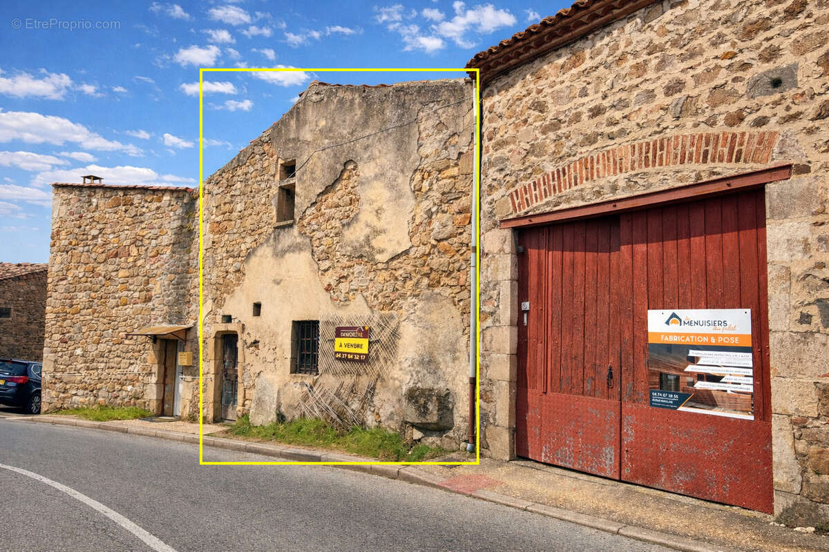 Maison à LUPE
