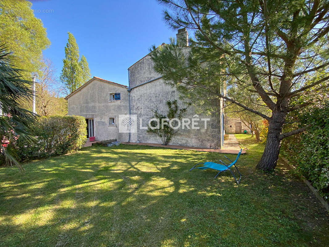 Maison à ASNIERES-LA-GIRAUD