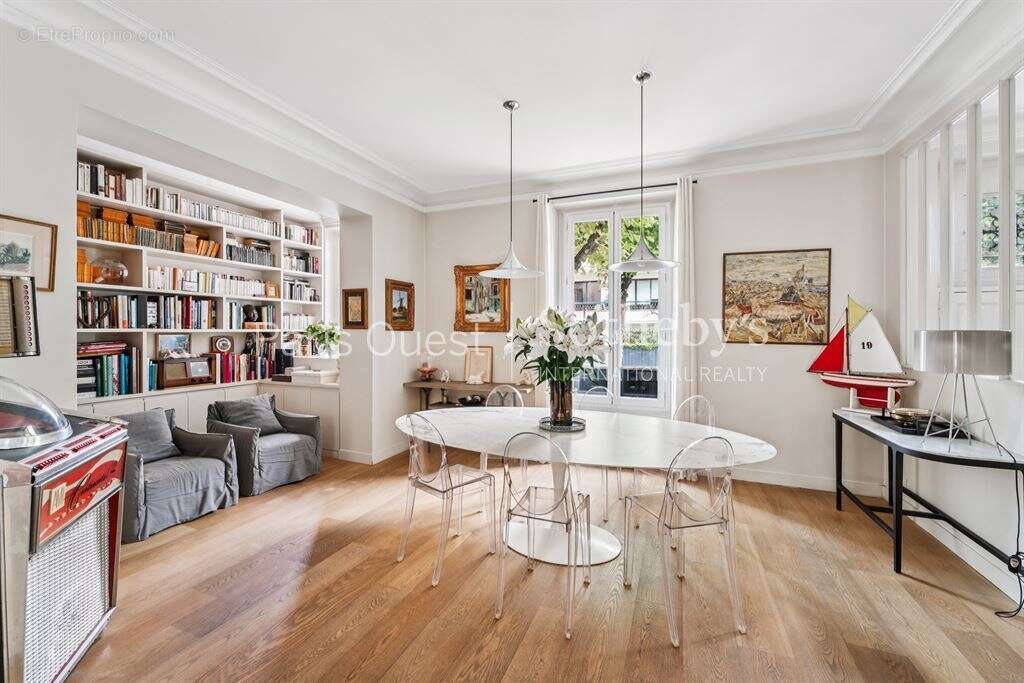 Maison à NEUILLY-SUR-SEINE