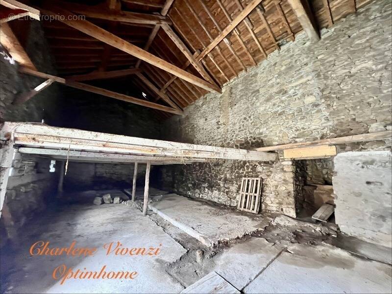 Maison à LA LLAGONNE