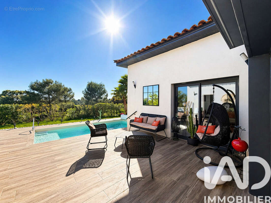 Photo 2 - Maison à NIMES