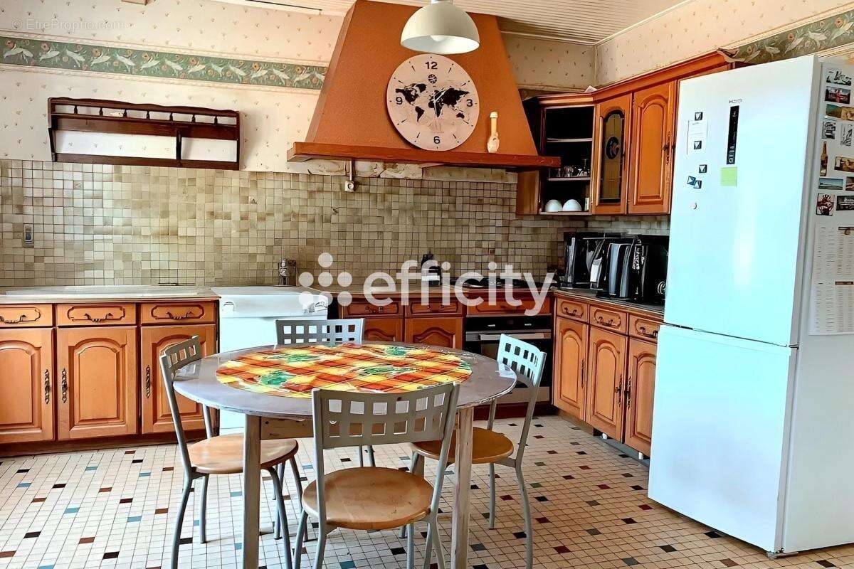 Maison à CELLETTES