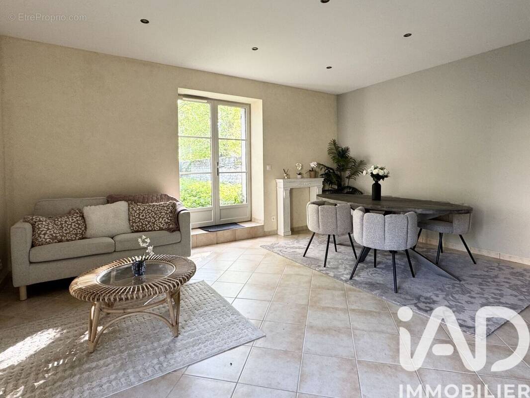 Photo 1 - Maison à COMPIEGNE