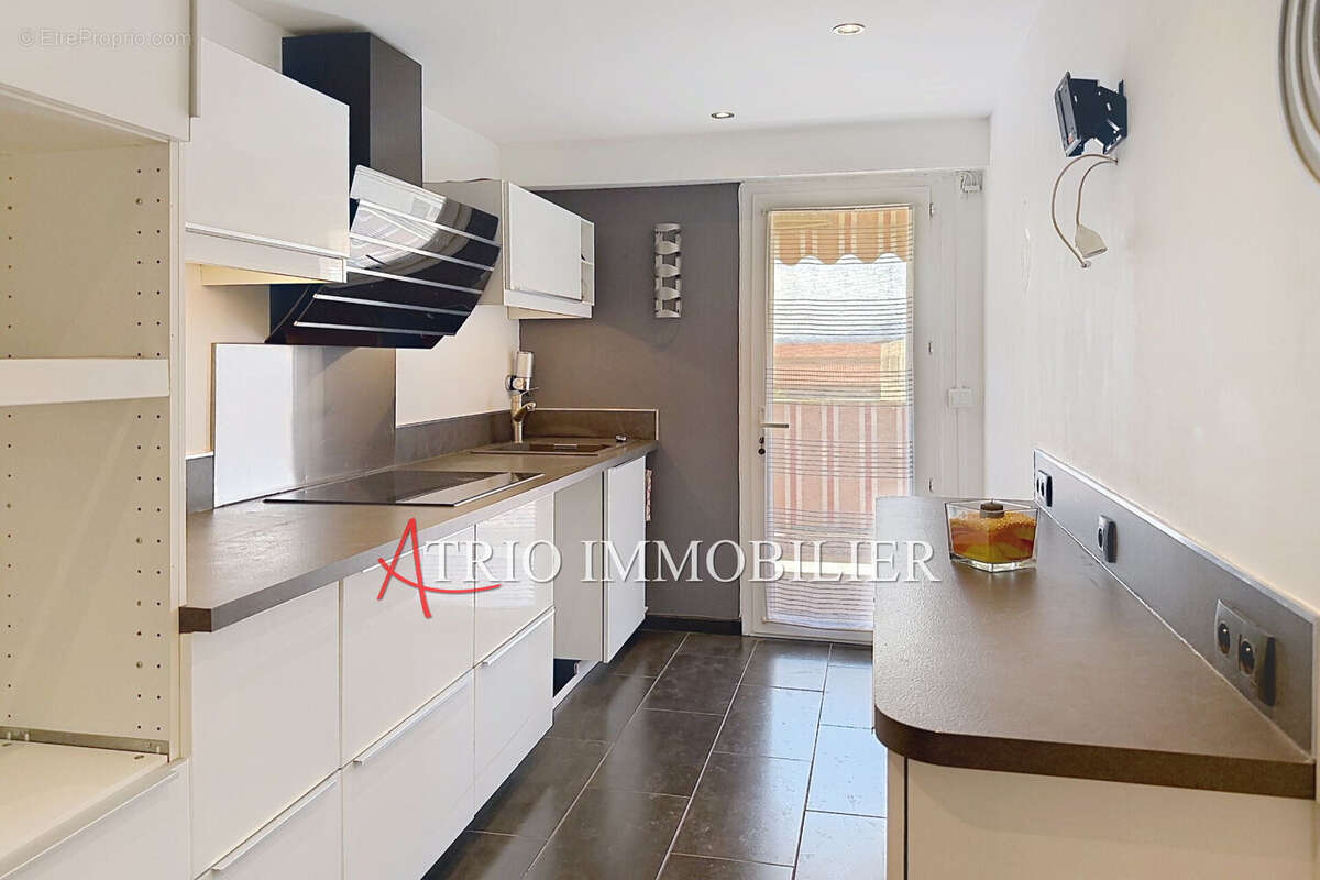 Appartement à SAINT-LAURENT-DU-VAR