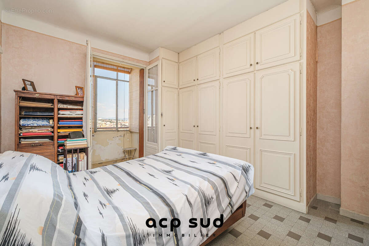 Appartement à MARSEILLE-5E