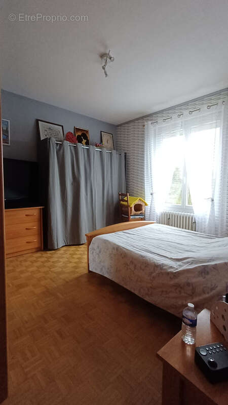 Maison à SAINT-YORRE