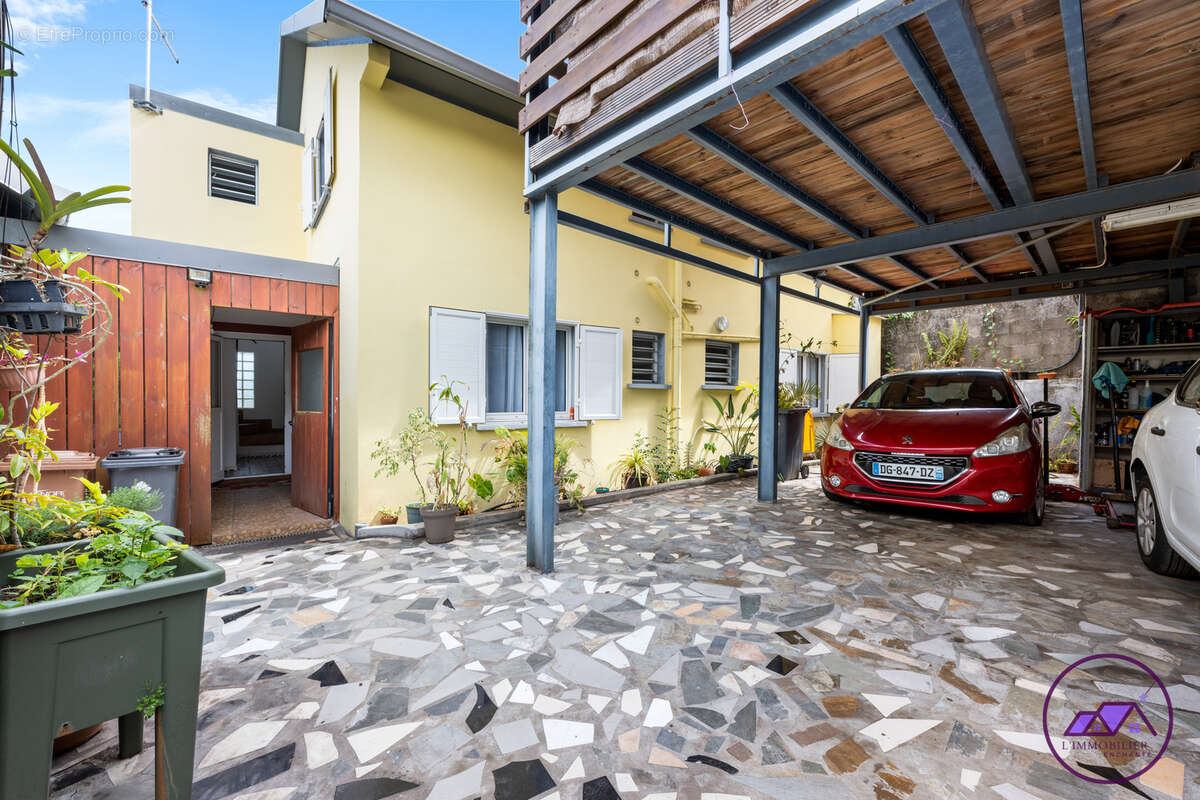 Maison à SAINT-DENIS