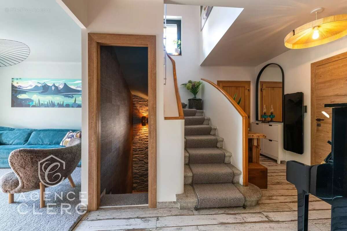 Maison à MENTHON-SAINT-BERNARD