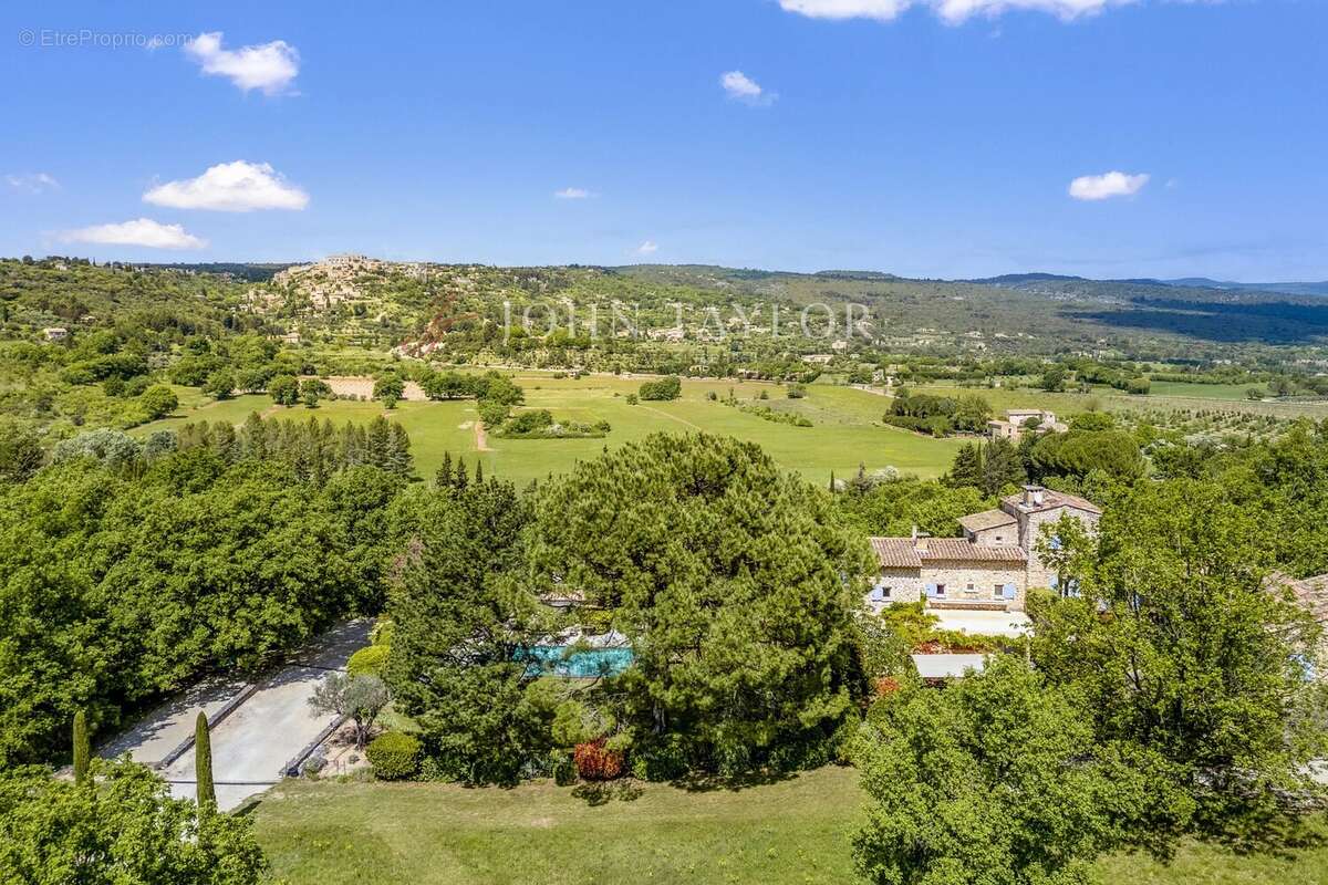Maison à GORDES