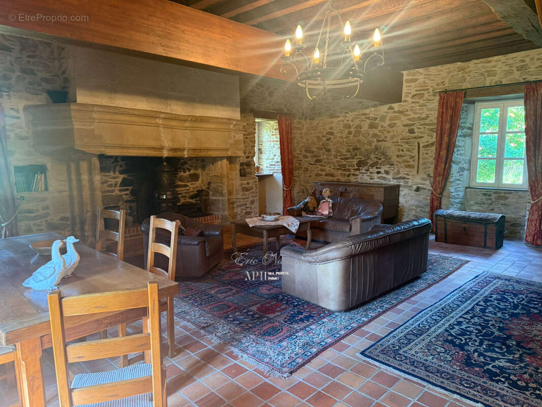 Maison à LA COQUILLE