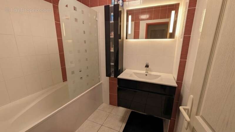 Appartement à SAINT-CLAIR-DE-LA-TOUR