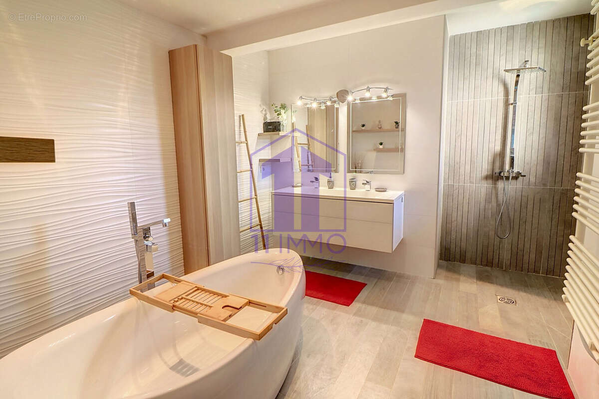 Salle de bains RDC - Maison à MARCORIGNAN